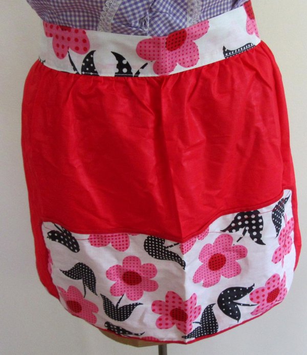 Vintage Mod 1960's Red and Pink Flower Cotton Apron Never Used