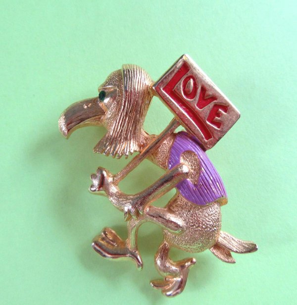 Anthropomorphic Vulture Pin Love Sign JJ Vintage Jewelry 