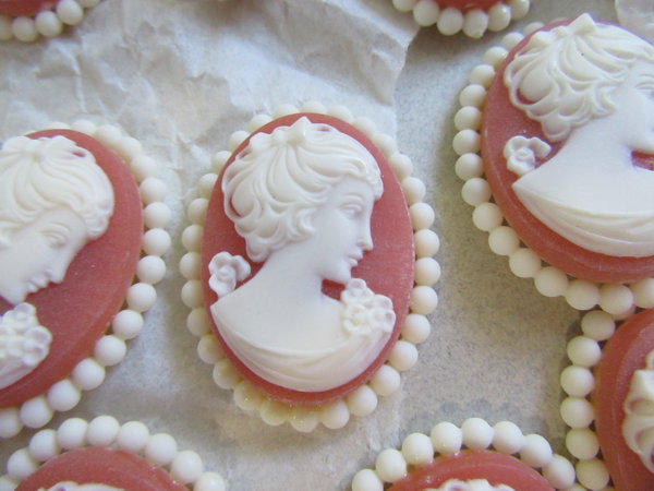 Twenty One Vintage Resin Cameo Lot Jewelry Making  Supplies