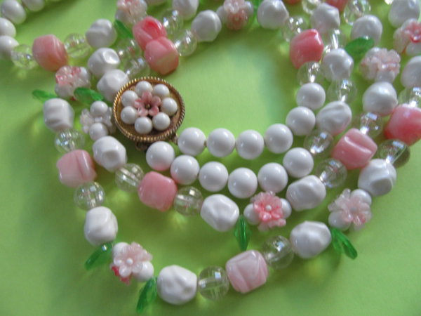Fruit Salad Flower Necklace Vintage Jewelry 1950's Accessories