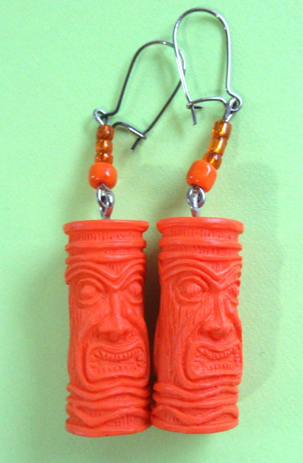 Tiki Idol Pierced Earrings Orange or Purple 