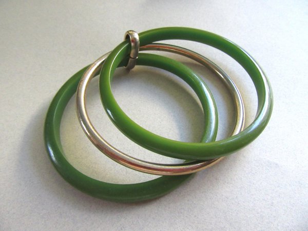 Vintage Green Bakelite Bangle Bracelet Set Stack 