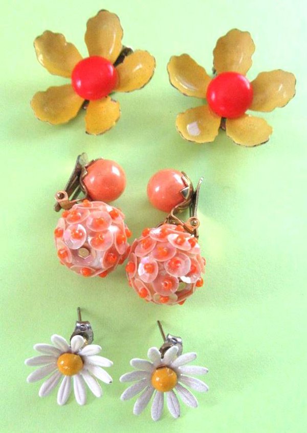 1960s Mod Earrings Lot Daisies Vintage Jewelry 