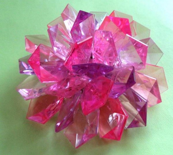 Mod Lucite Pin Hong Kong Vintage Jewelry