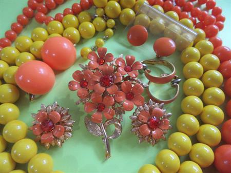 1960's Mod Jewelry Lot Rhinestone Pin Set