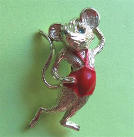 Anthropomorphic Pin Sexy Mouse Vintage Costume Jewelry Figural Mice Brooch Diva Vintage Costume Jewelry