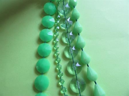 Mod 1960's Long Green Necklace Vintage Jewelry 