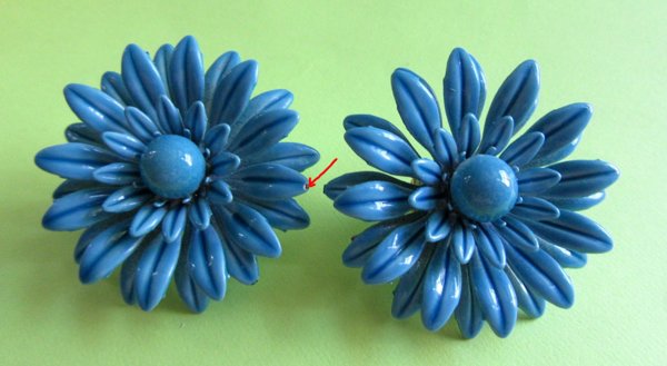 1960's Mod Earrings Blue Flower