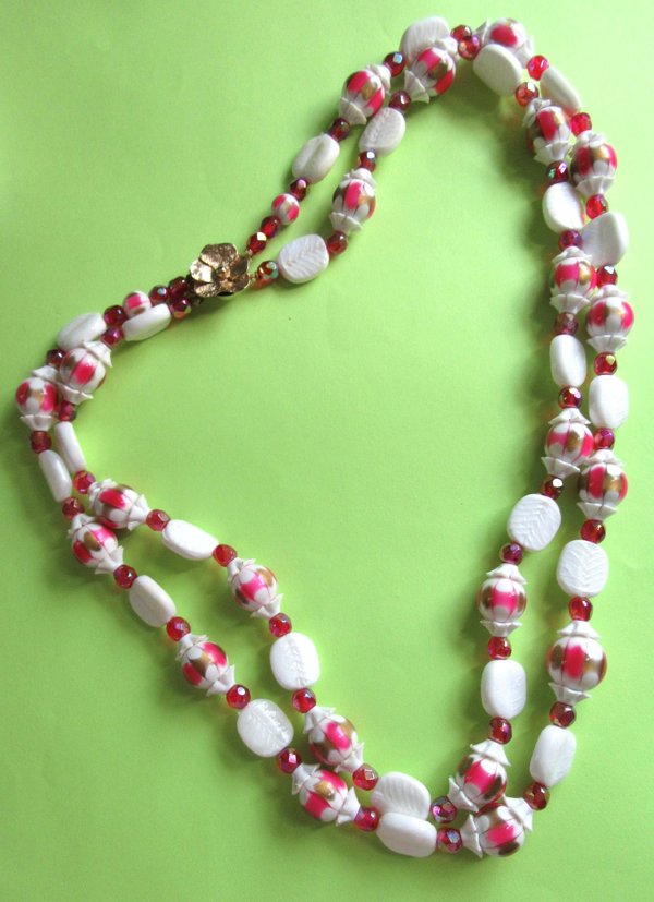 1950s Lucite and Glass Necklace Pink White Vintage Jewelry 