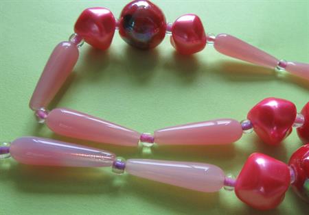 1960's Pink Glass Necklace Vintage Jewelry '60's Accessories