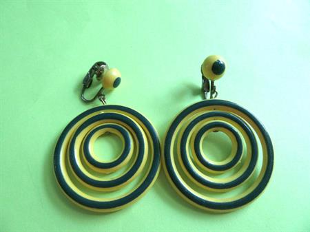 Vintage Mod Circle Clip On Earrings Costume Jewelry Twiggy Go Go 1960's Accessories