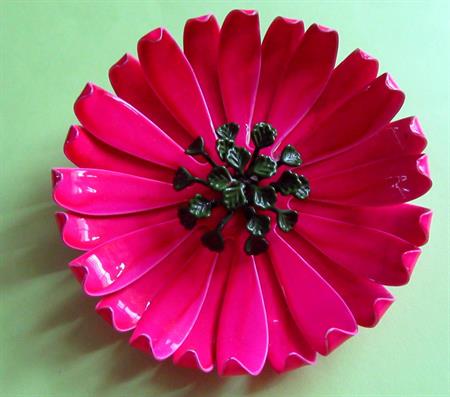 Mod 1960's Pink Flower Pin  2 3/4