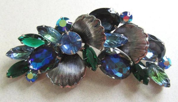 Vintage Juliana Rhinestone Pin D&E 