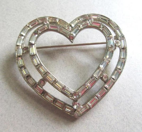 1950's Rhinestone Heart Pin Vintage Jewelry