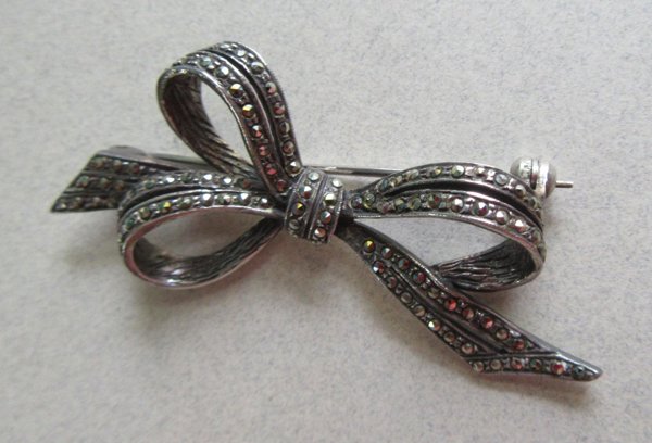 Sterling Silver Marcasite Bow Pin Vintage Fine Jewelry 