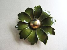 1960's Green Flower Pin Vintage Jewelry