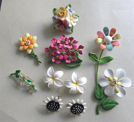 Mod Vintage Flower Pin Lot  Dorothy Ann Bone China Brooch Western Germany Clip On Earrings Vintage Costume Jewelry