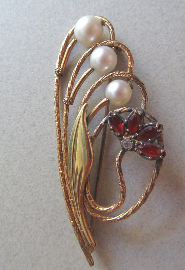 Vintage Art Deco Genuine Pearl Floral Pin  Fine Jewelry ? 