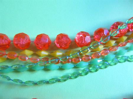 Mod 1960's Long Necklace Vintage Jewelry '60's Accessories 