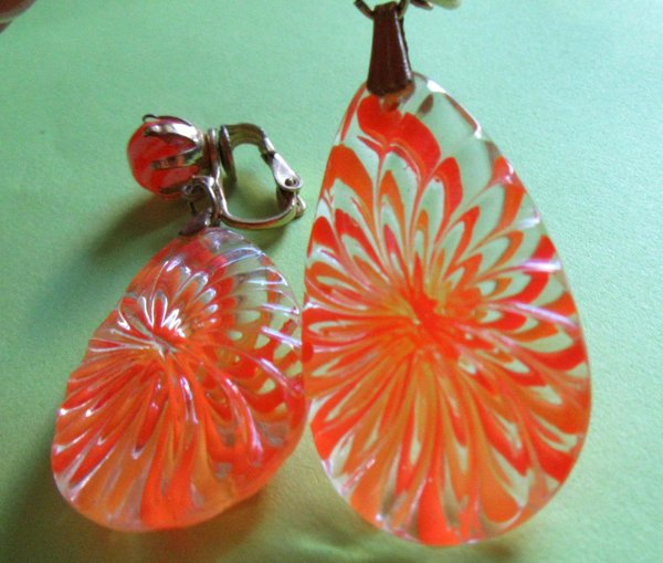 Vintage 1960's Mod Lucite Earrings