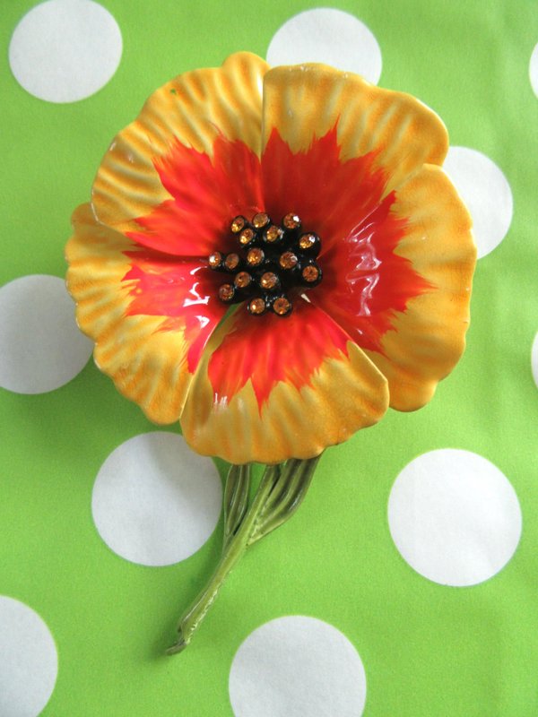 Hedy Mod 1960's Flower Pin Signed Vintage Jewelry 