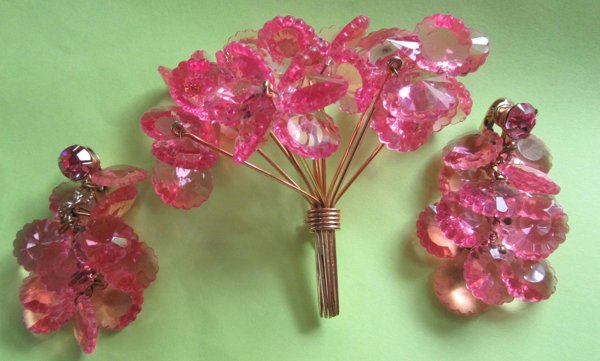 1960's Lucite Flower Pin Set Vintage Jewelry