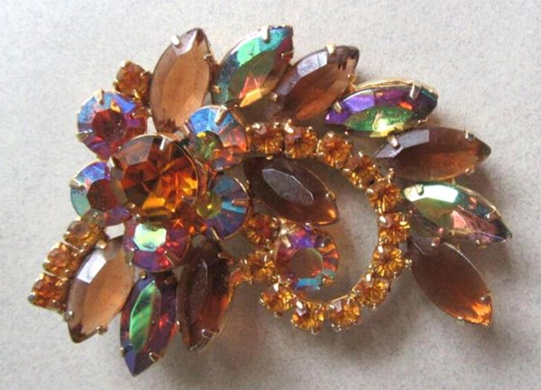 Vintage Rhinestone Pin Amber Glass