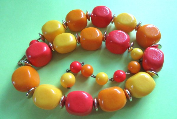 Mod 1960's Citrus Choker Necklace Vintage Jewelry Mrs. Roper