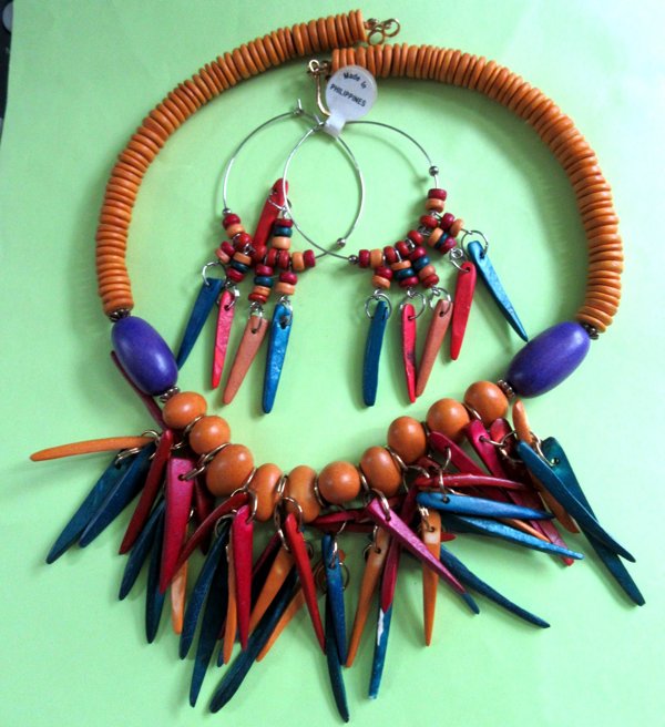1980s Tribal Necklace Set Wood Philippines  Never Worn
