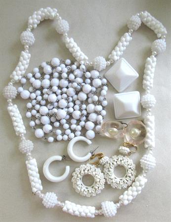 Winter White Vintage Costume Jewelry Lot Bubblelite Featherlite  Clip On Earrings