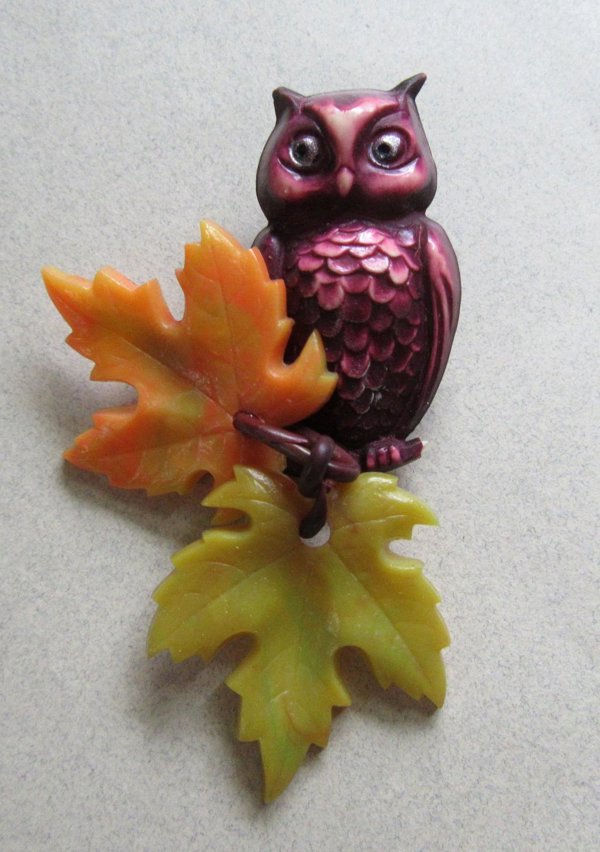 1940's Celluloid Owl  Pin Vintage Jewelry 