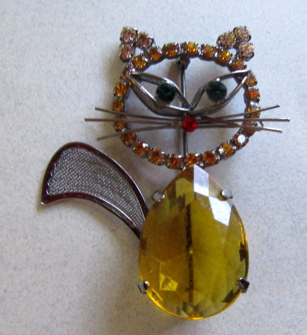 Rhinestone Cat Pin Figural 
