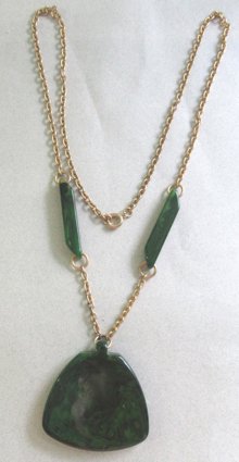 Green Bakelite Necklace Vintage Jewelry