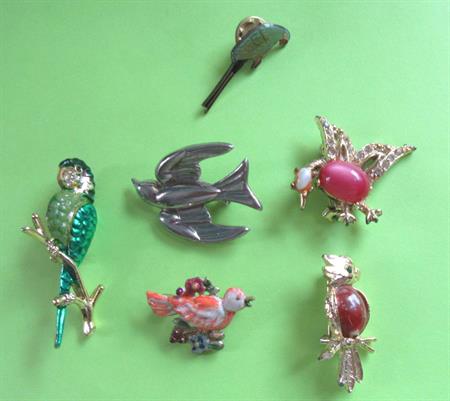 Vintage Bird Pin Lot Figural Costume Jewelry Tropical Birds Birding Birder Scatter Pins Coro