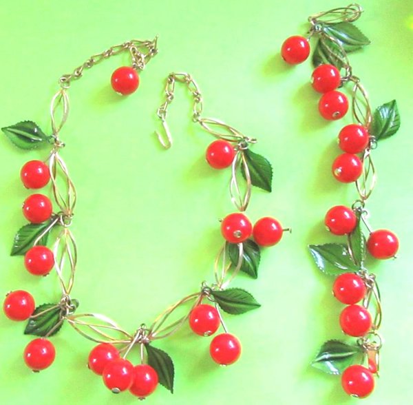 Vintage Cherries Leaves Necklace and Bracelet Set