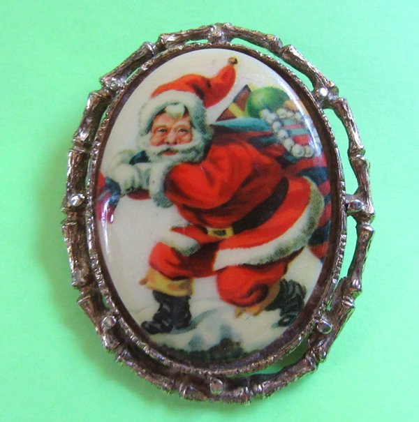 Vintage Lucite Santa Claus Pin Christmas Holiday Jewelry