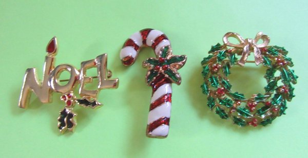 Christmas Pins Lot Vintage Holiday Jewelry