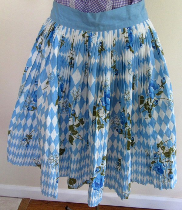 Vintage 1950's Harlequin Blue Roses Apron Never Worn With Tag