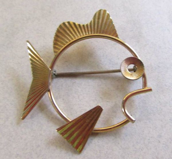 Krementz Signed Fish Pin Figural Vintage Jewelry Pisces