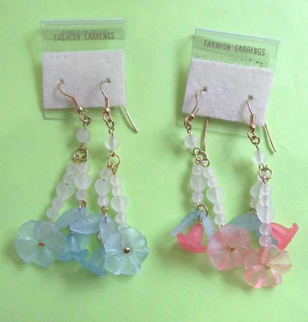 1980's Lucite Flower Earrings Color Choice Vintage Jewelry