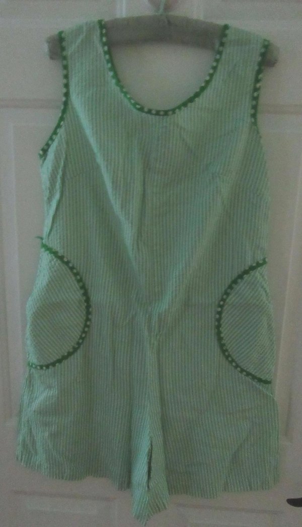 Ladies Vintage 1960's Jumper Romper 