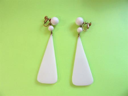 1960's  Mod White Lucite Clip On Earrings Vintage Costume Jewelry Twiggy Go Go '60's Accessories