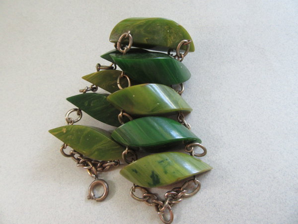 Vintage Bakelite Wave Bracelet Creamed Spinach 