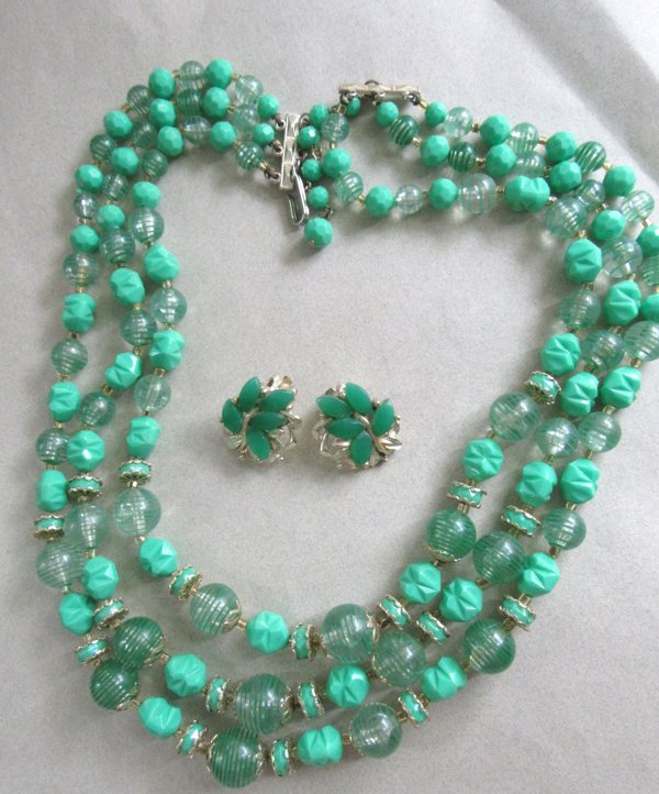 1950's Green Necklace Free Earrings Vintage Jewelry