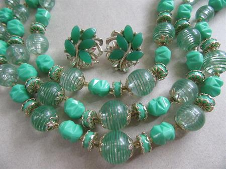 1950's Green Necklace Free Earrings Vintage Jewelry