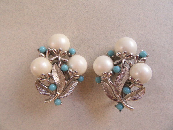 Vintage Sarah Coventry Earrings Alaskan Summer