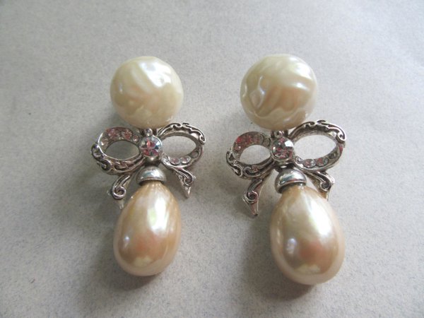 Rhinestone Glass Pearl Clip Earrings Bridal Accessories  Vintage Jewelry