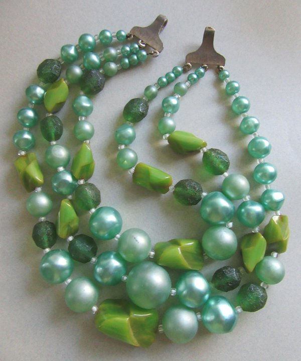 Vintage Bakelite Necklace Multi Strand Needs Clasp Ring