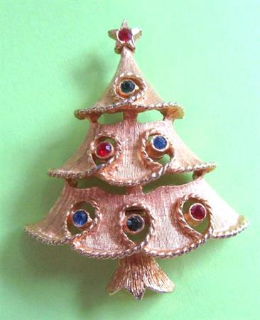 Vintage JJ Signed Rhinestone Christmas Tree Pin Holiday Jewelry