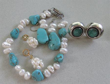 Freshwater Pearl and Genuine Stone Earrings and Bracelet Set Plus Sterling Srcew Backs Vintage Costume Jewelry